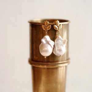 Theodora Earrings / Ivory Dreams