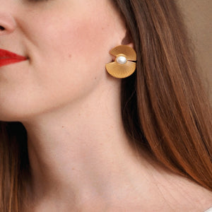 Pearl fan earrings