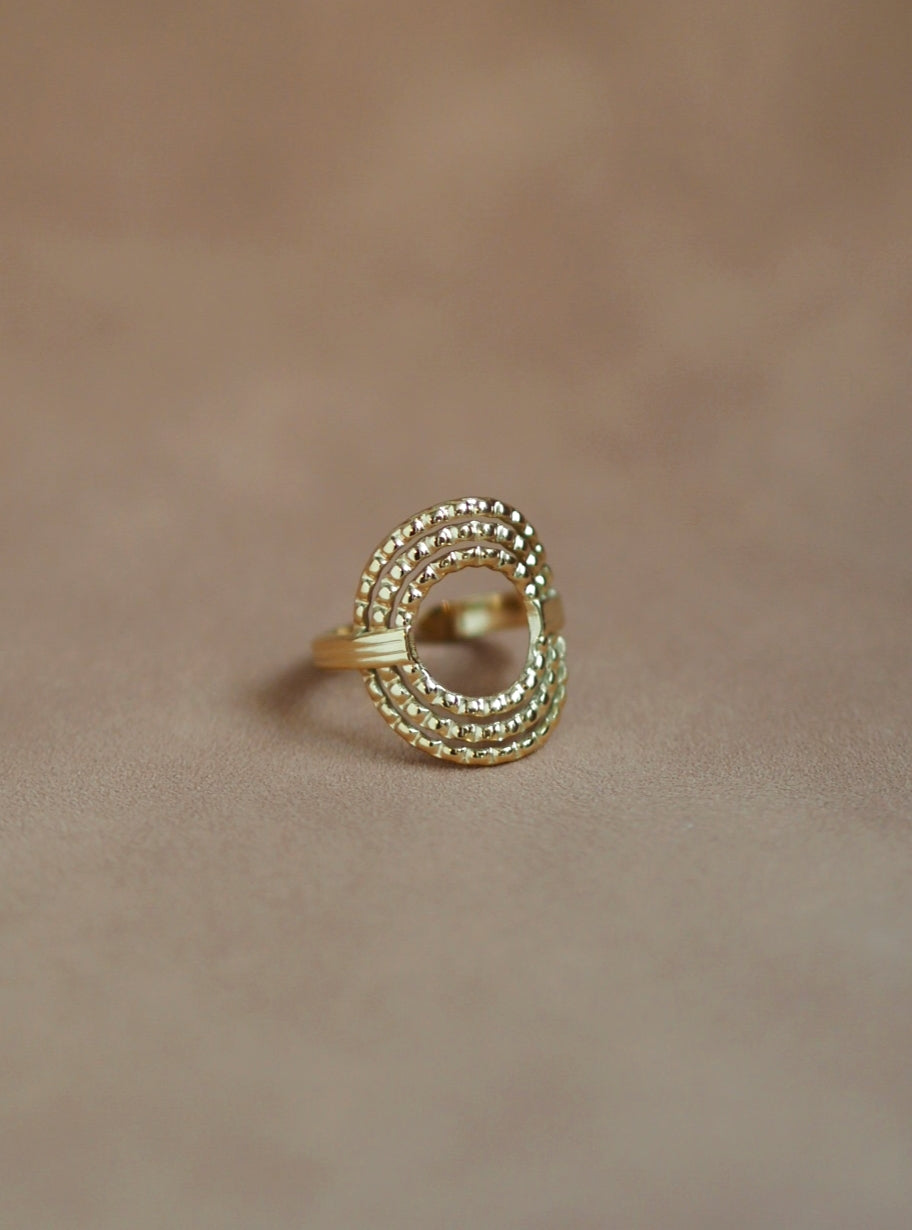 Eva Circle Ring