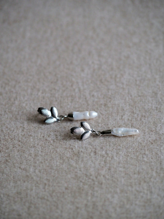 Andrea Atlas Leaf Pearl Earrings