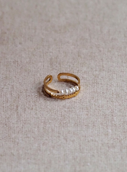 Unique Pearl Ring