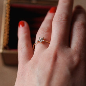 Beautiful Delicate Floral Ring