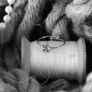Beautiful Delicate Flower Ring