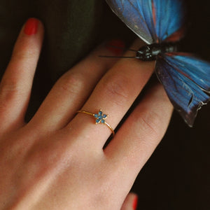 Beautiful Delicate Flower Ring