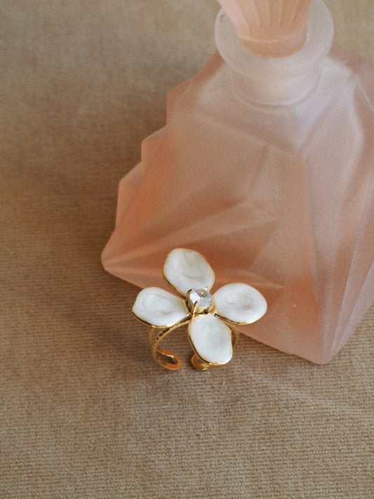 Laura Floral Ring