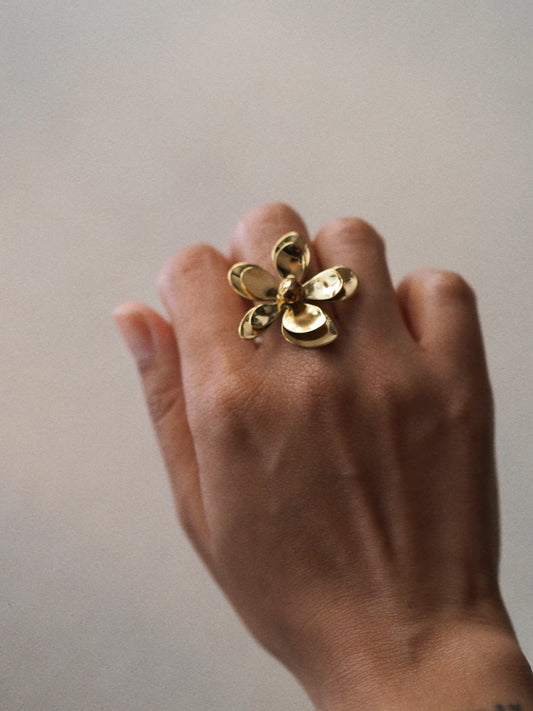 Natasha Floral Ring