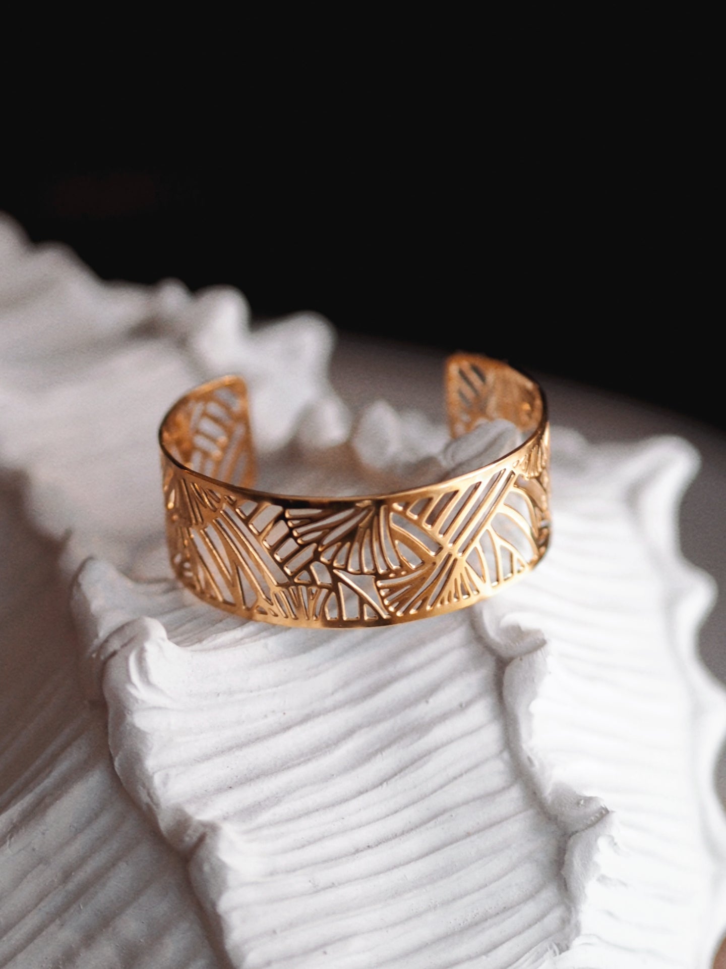 Leaf Relief Adjustable Bangle