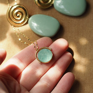 Blue Rotating Gemstone Necklace