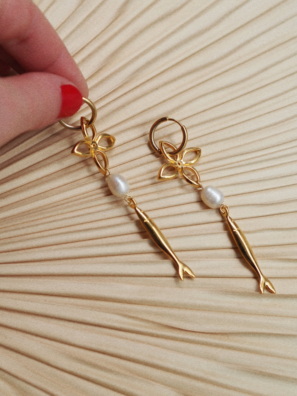 Summer Catch Statement Earrings / N°2