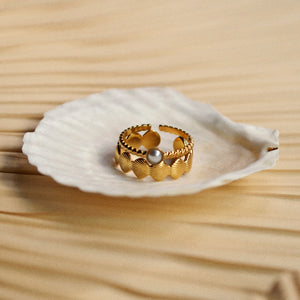 Summer Catch Pearl Ring