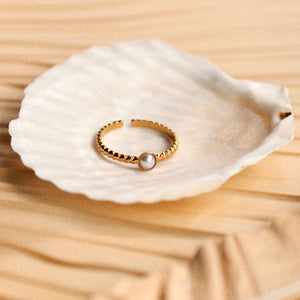 Summer Catch Pearl Ring