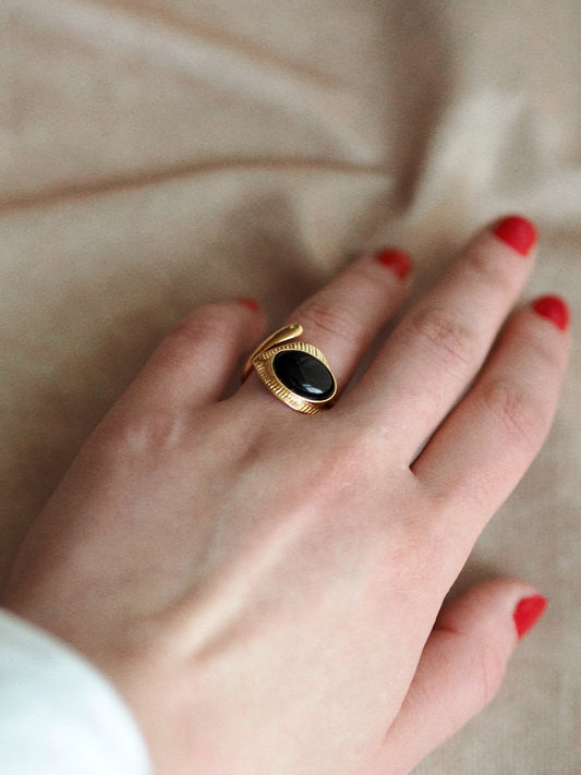 Judy Onyx Ring