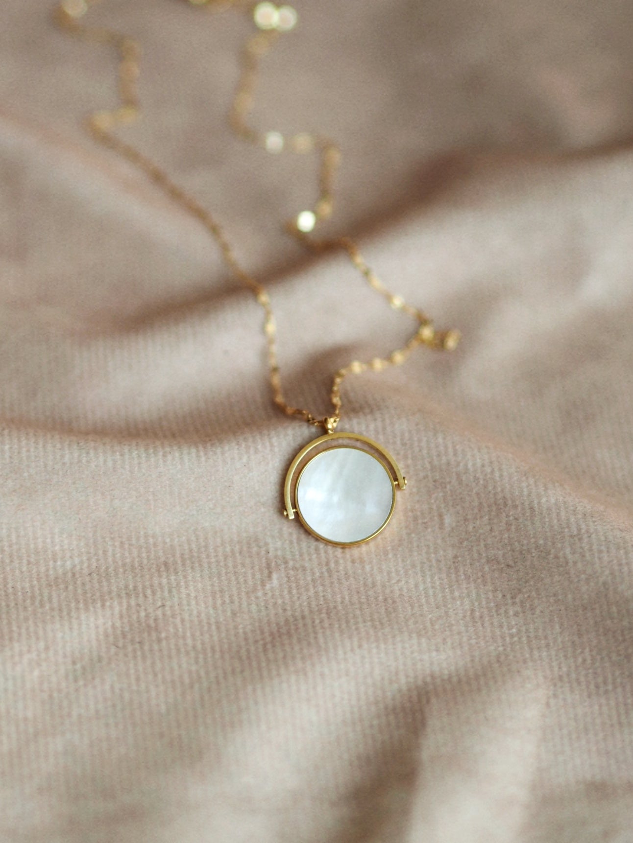 Rotating Mother of Pearl Necklace