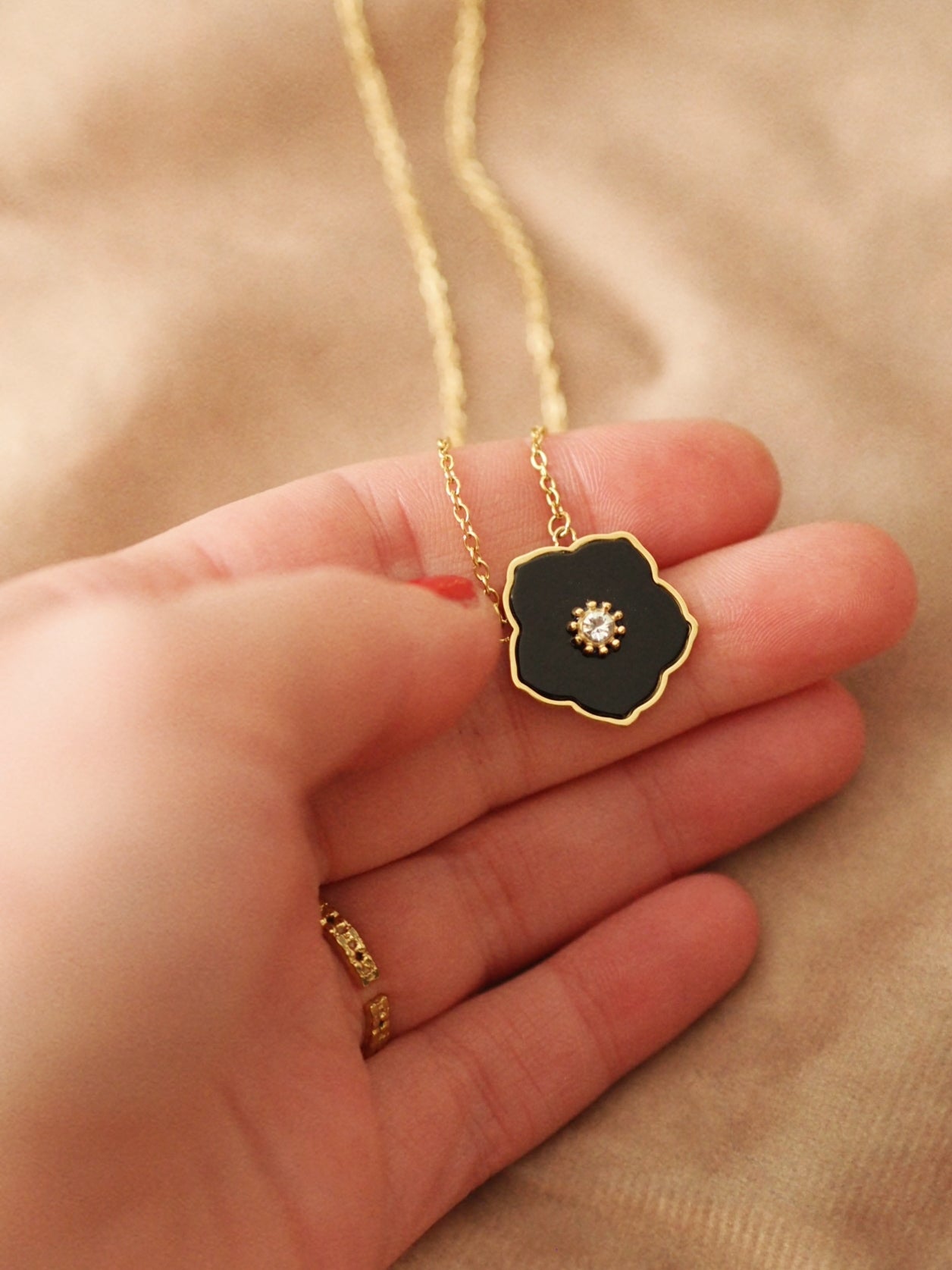 Blue Fiona Flower Necklace