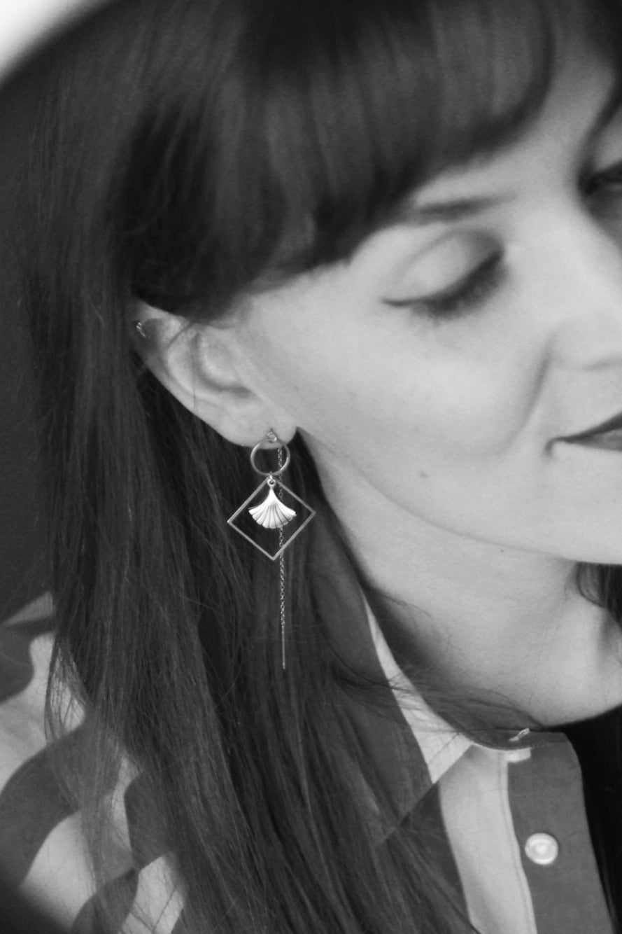 Signature Chain Earrings / Golden Era in Silver Colour