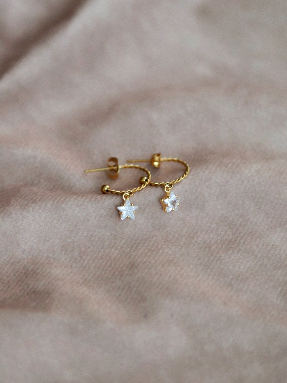 Atlas Magic Star Hoops in gold