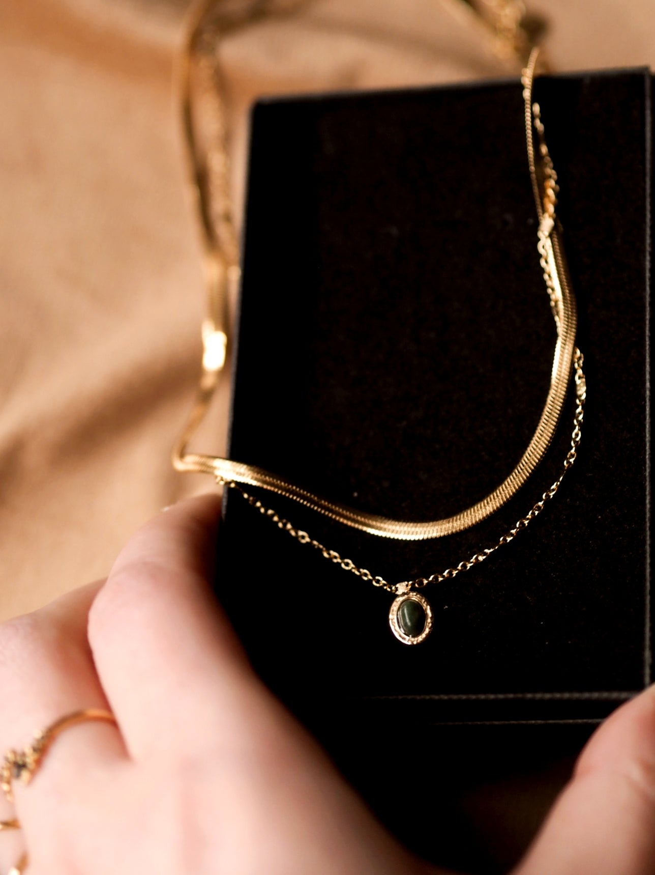 2 linea Gemstone Necklace