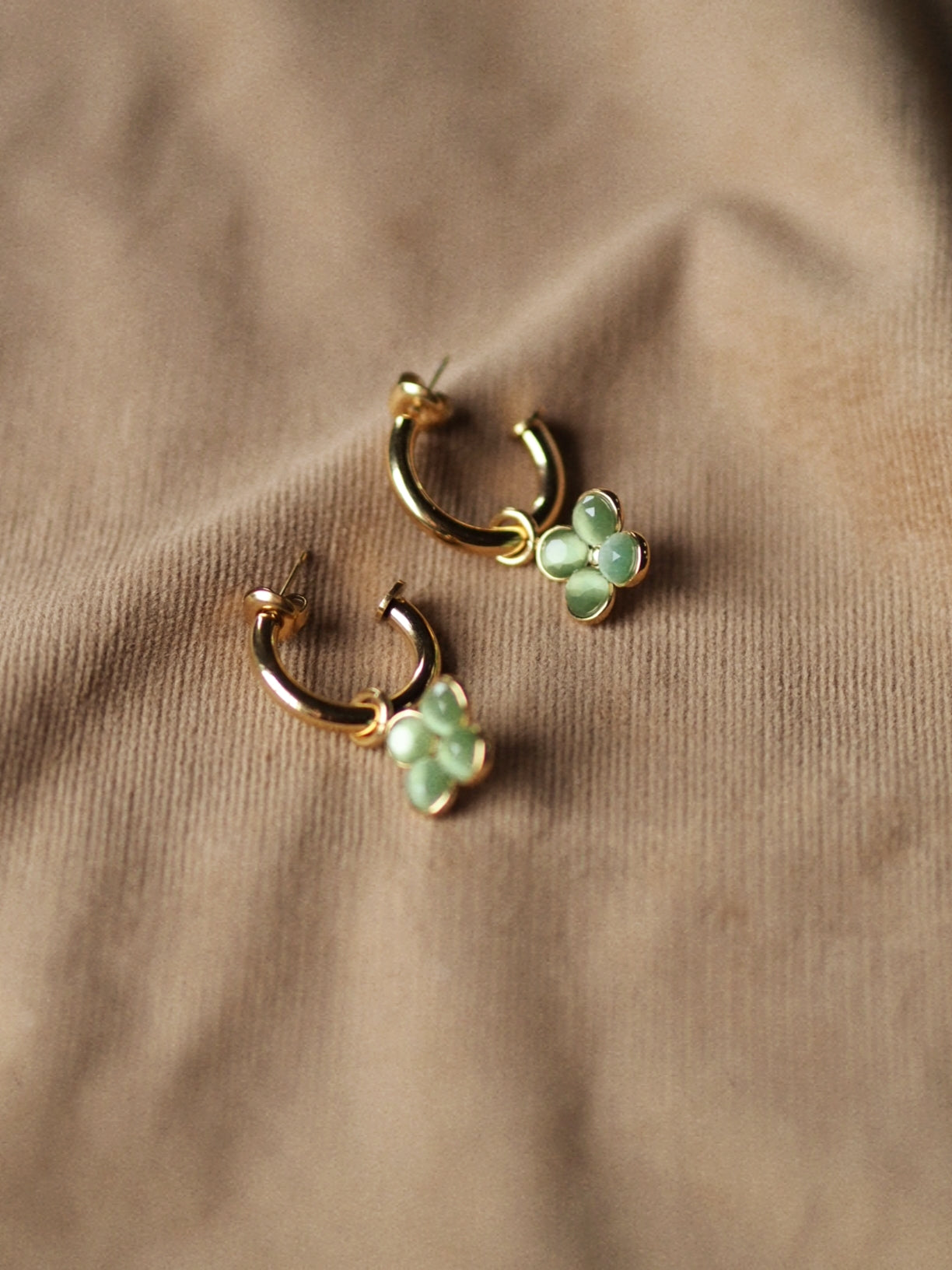 Frida Flower Earrings / Light Green