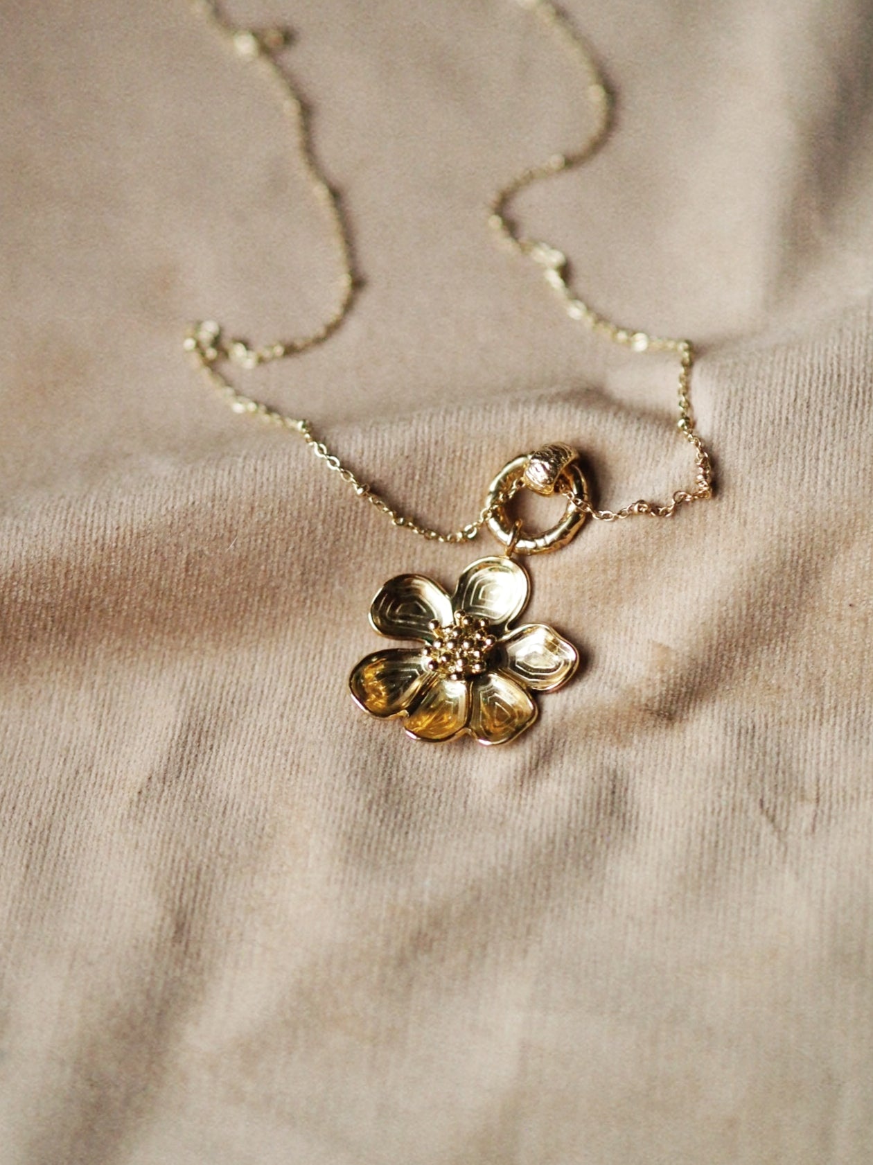 Linda Flower Necklace