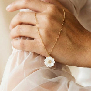 Amelie Flower Necklace