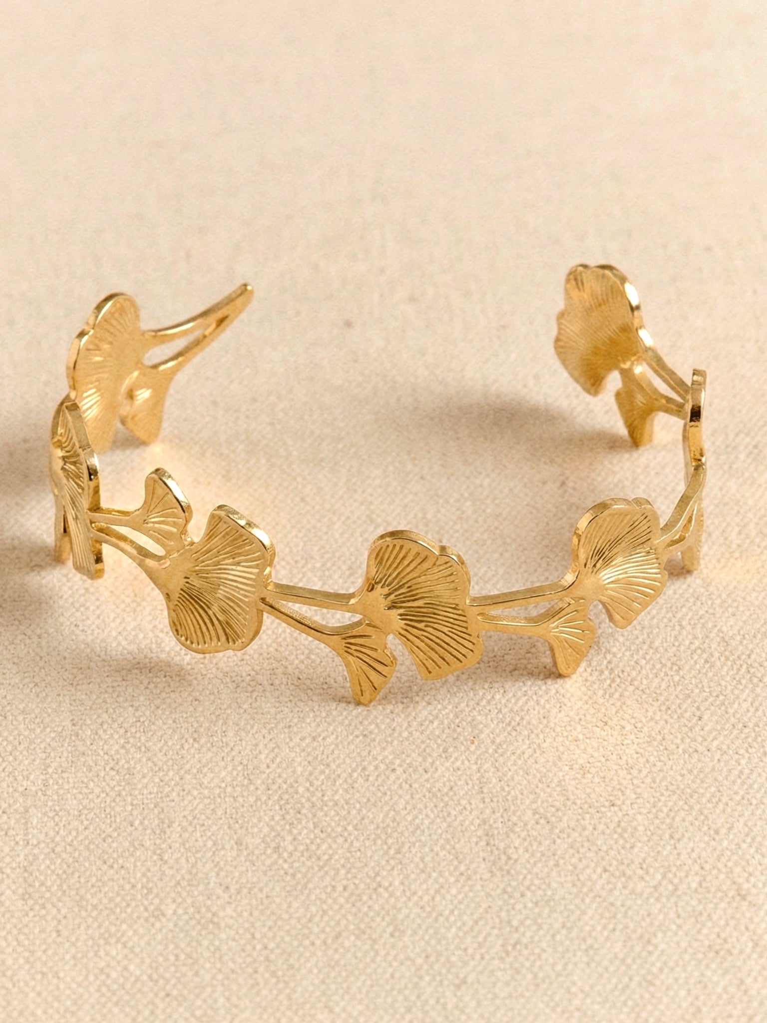 Beautiful Ginkgo Leaf Bangle