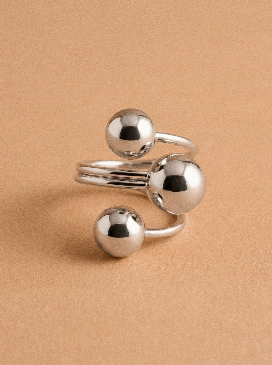 Laura Ball Ring in Silver