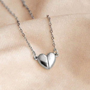 "Atlas Heart" necklace in silver