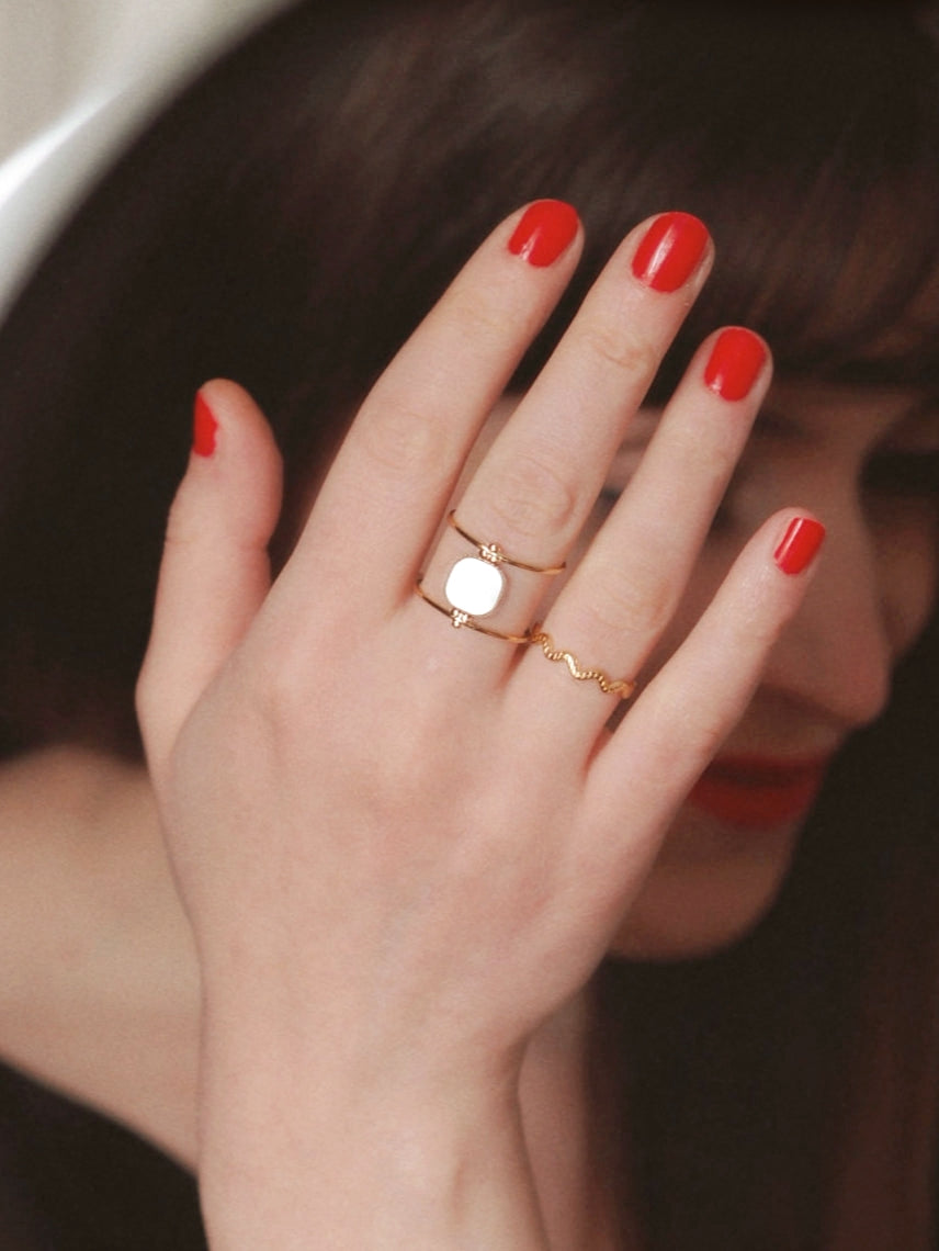 Lily Square Mother Of Pearl Ring