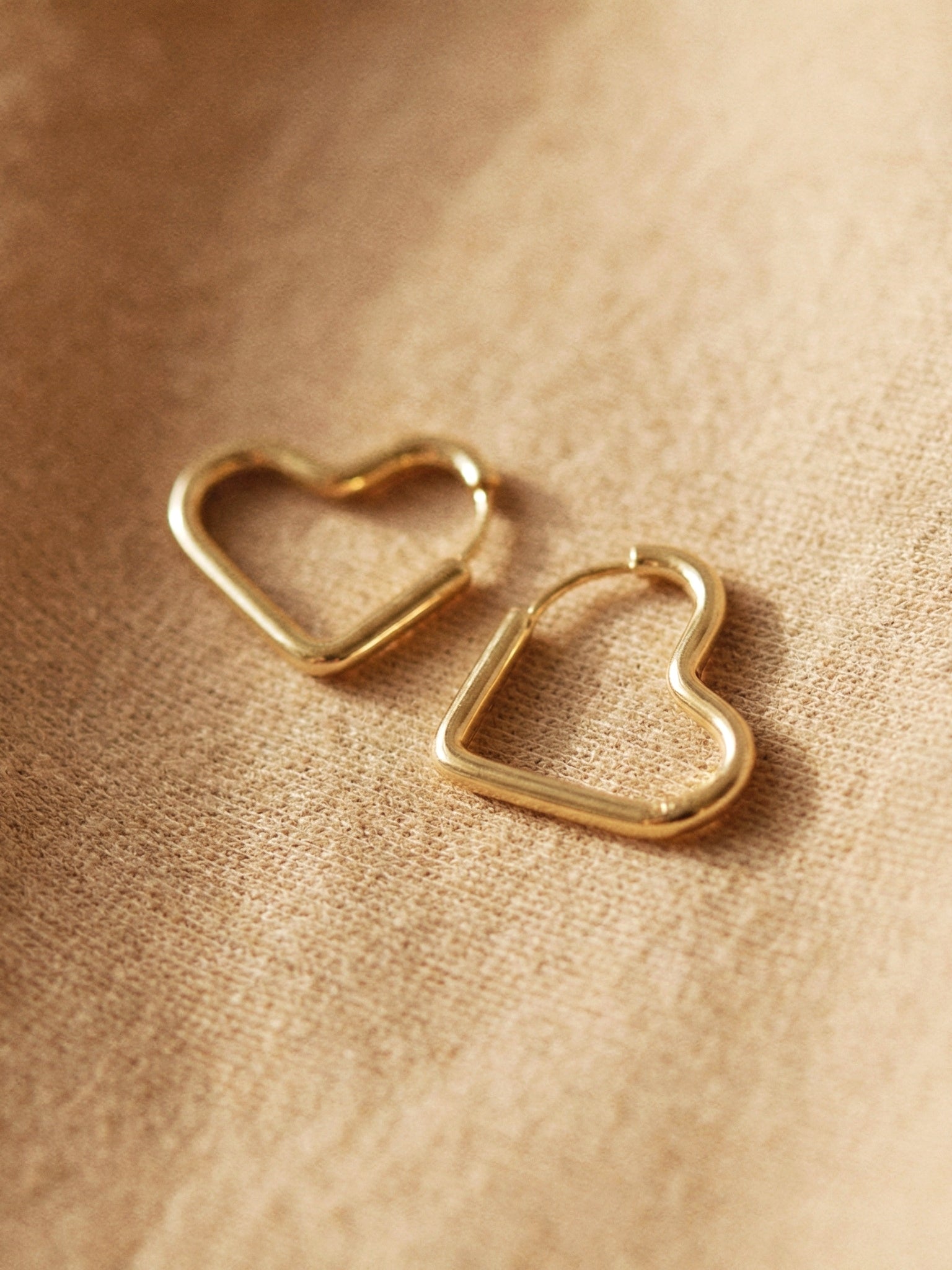 Amélie Heart Earrings in Gold