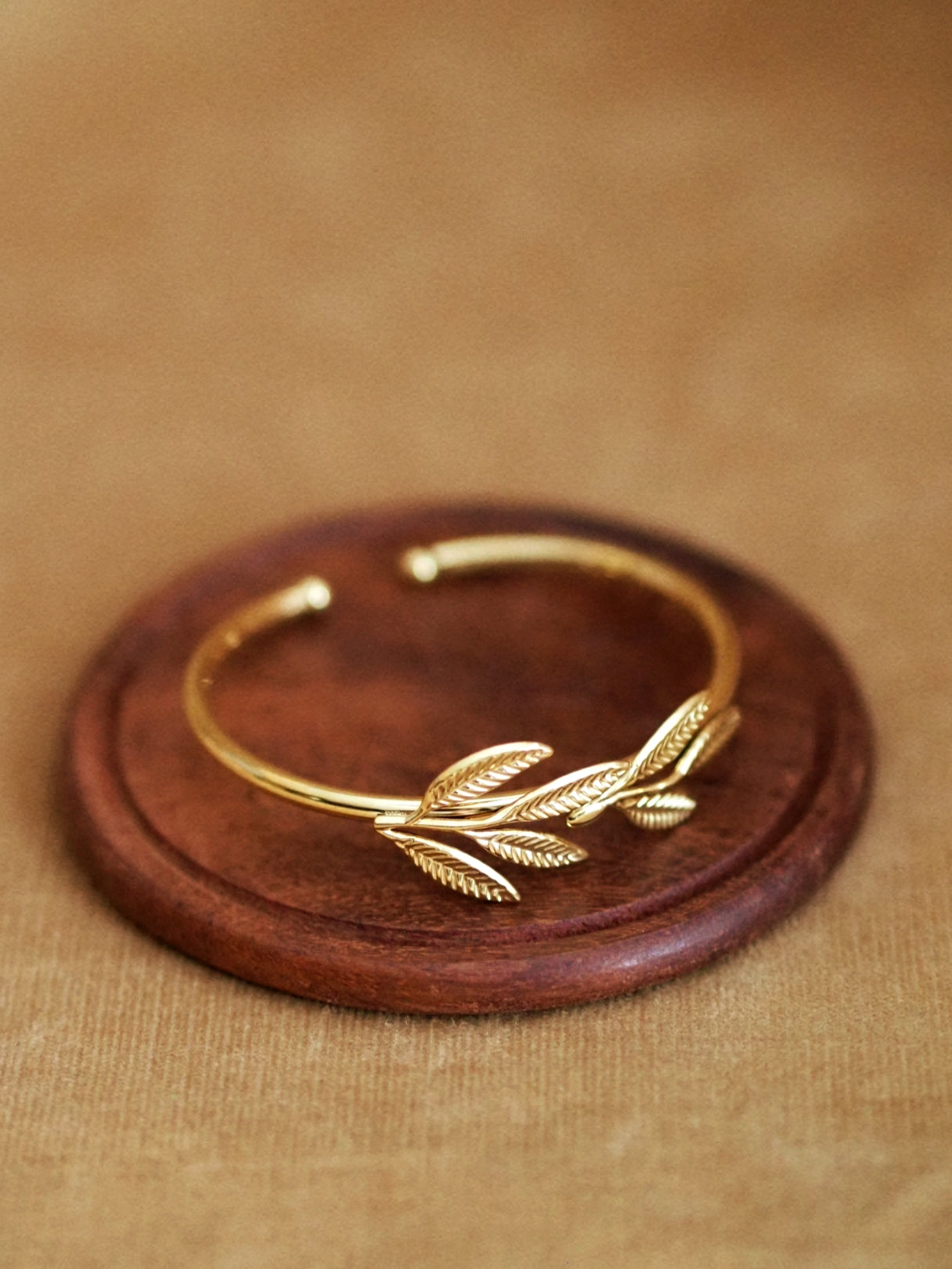 Beautiful Leaf Bangle