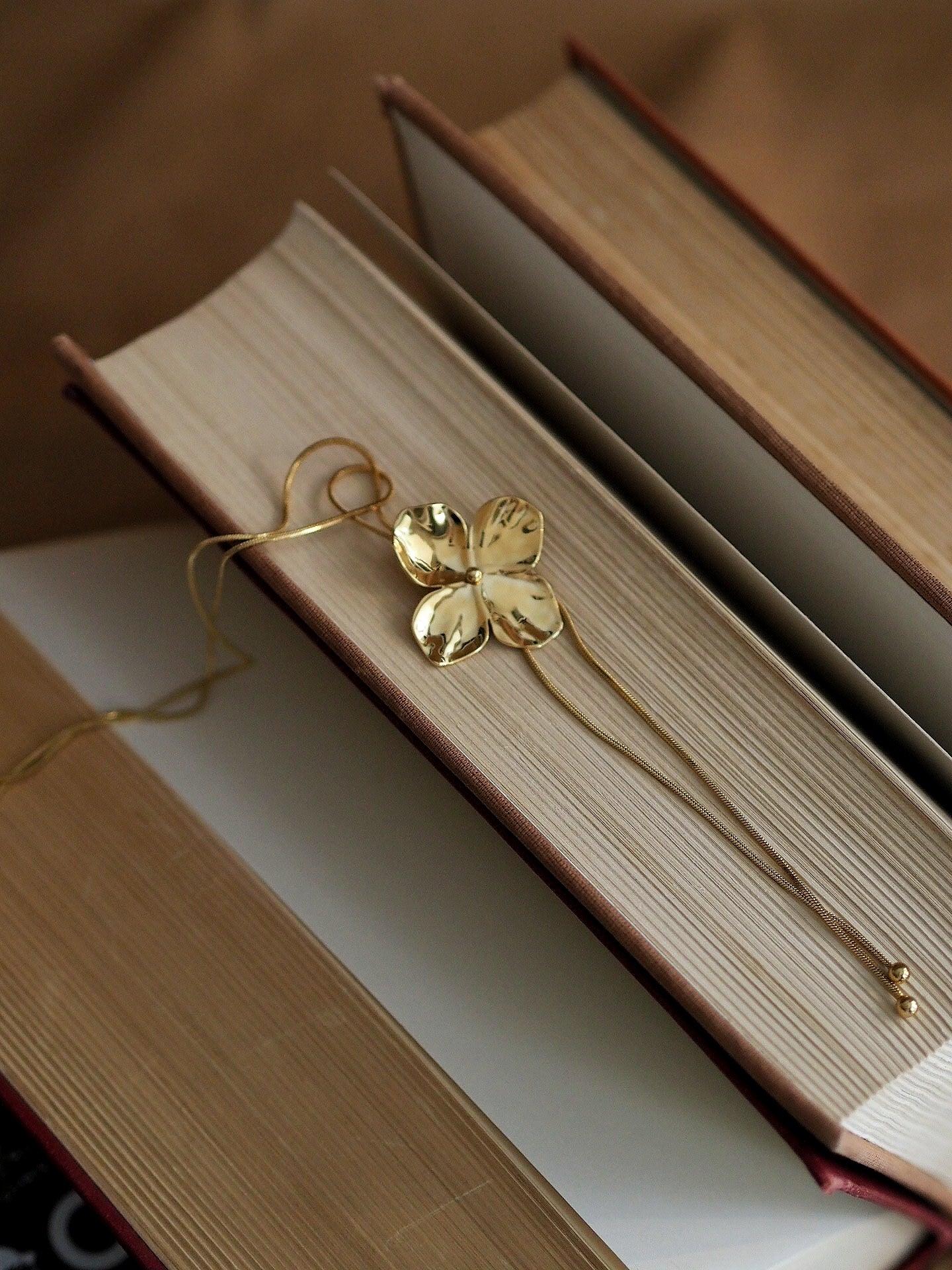 Adjustable Flower Necklace