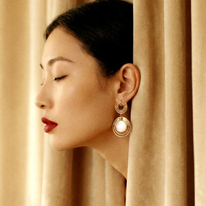 Perle Elegant Earrings in Gold