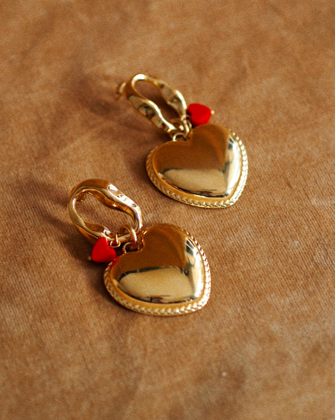 Amorette Earrings in Gold
