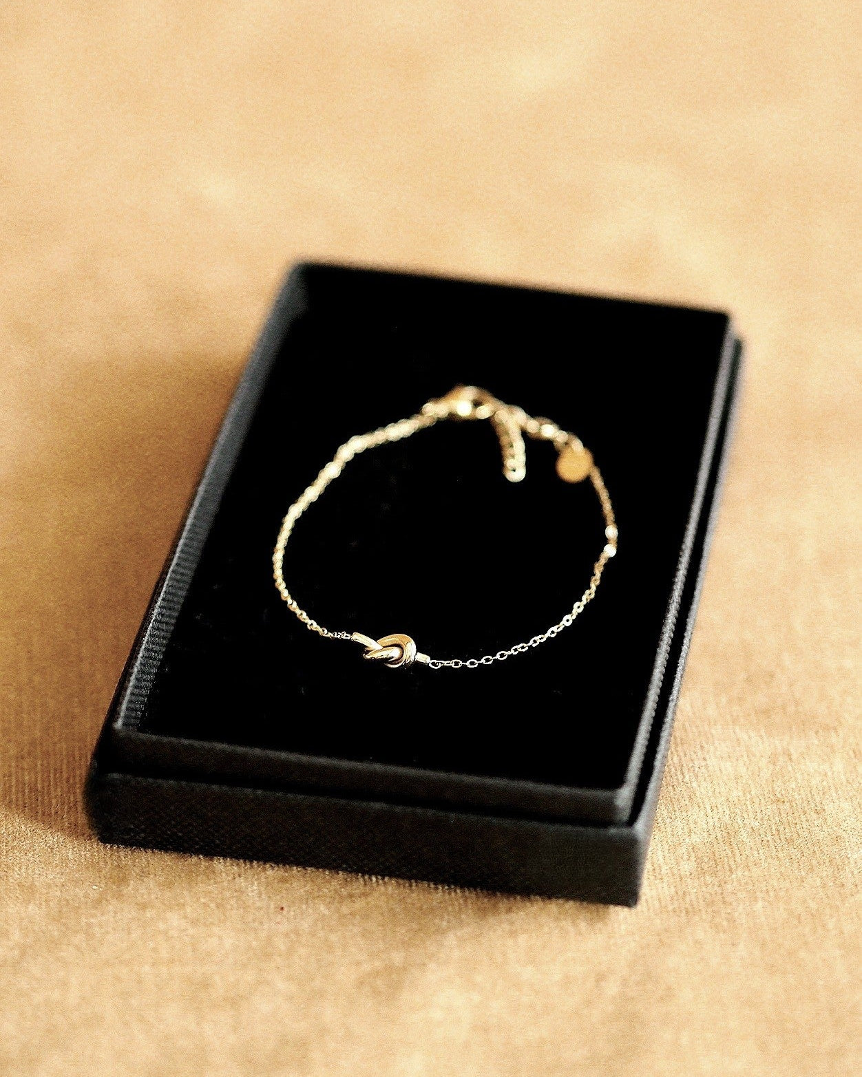 Eternal Knot Bracelet in Gold