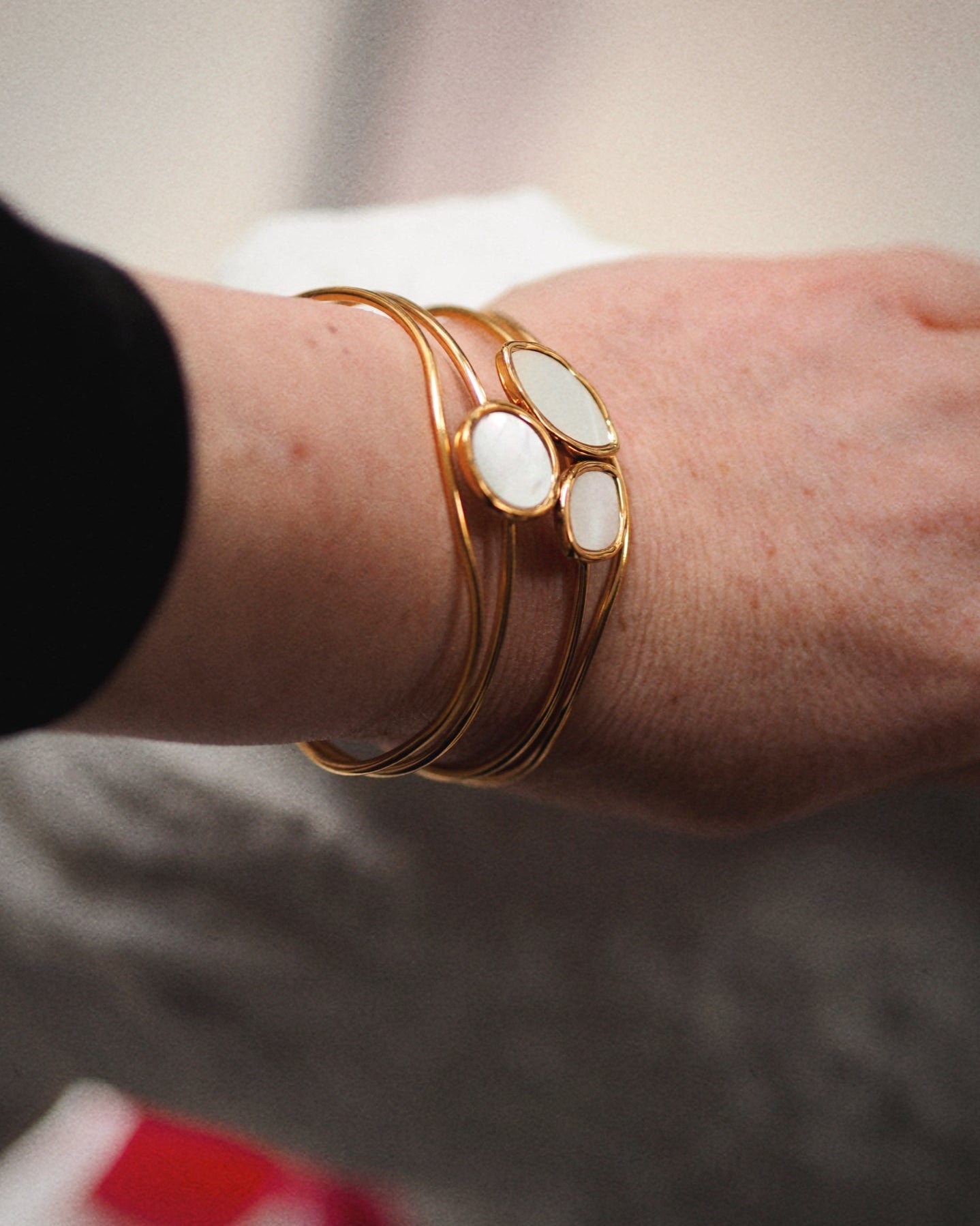 Pearl Bangle in Gold
