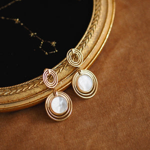 Perle Elegant Earrings in Gold