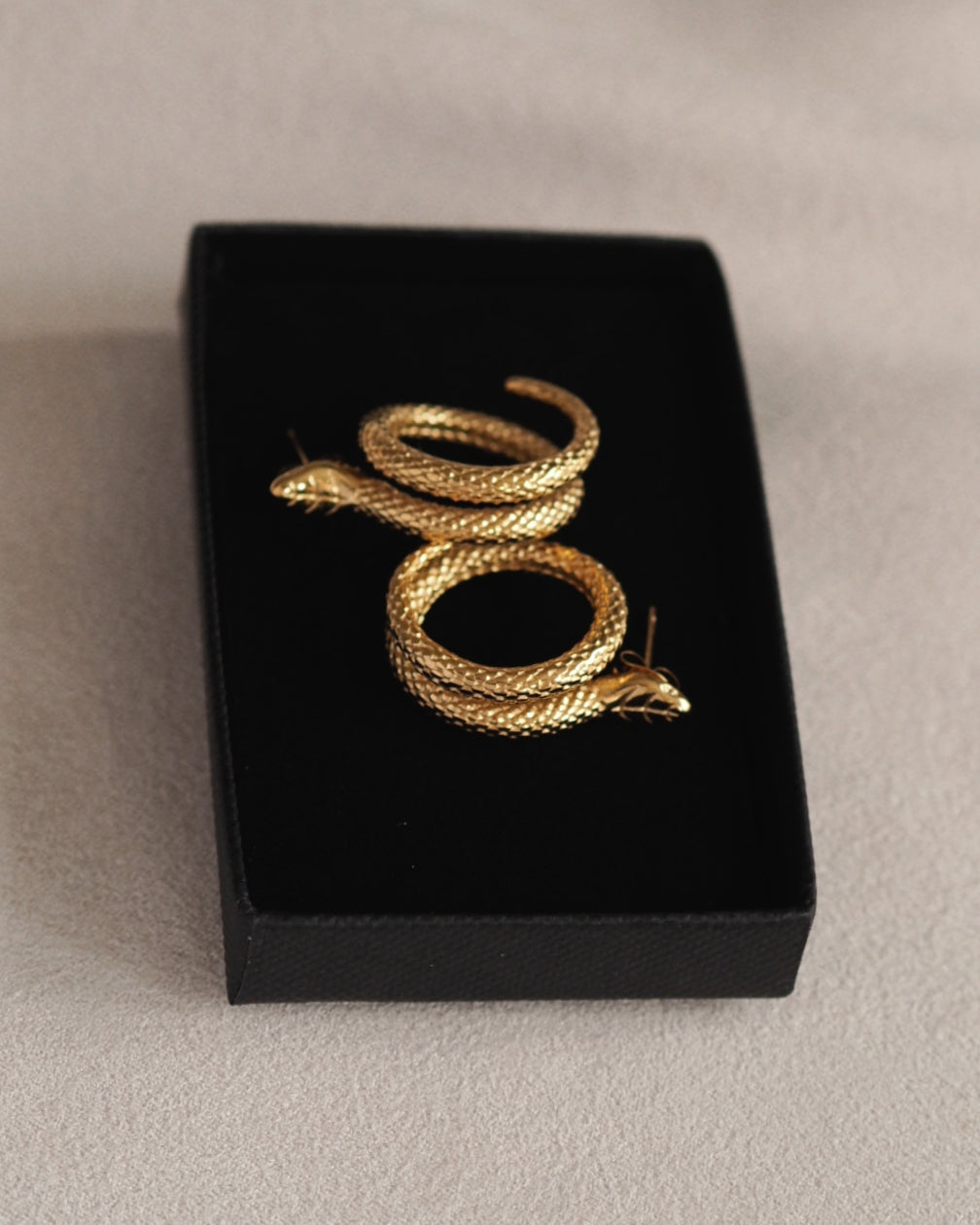 Elegant Snake Studs in Gold