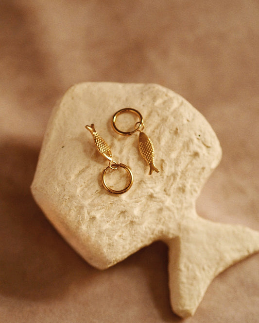 Elegant Fish Earrings in Gold