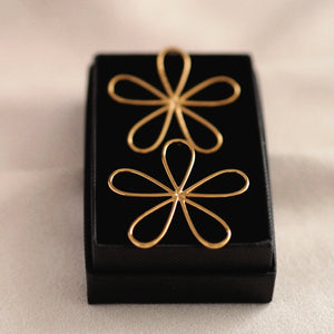 Felicity Flower Earrings in Gold