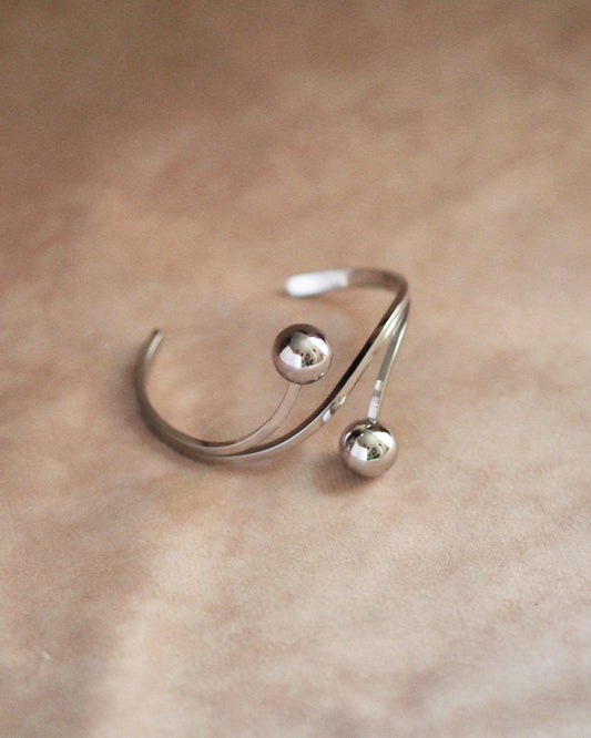 Laura Ball Bangle in Silver
