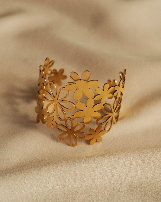 Ines Floral Bangle in Gold