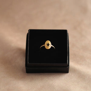 Pauline Star Ring in Gold