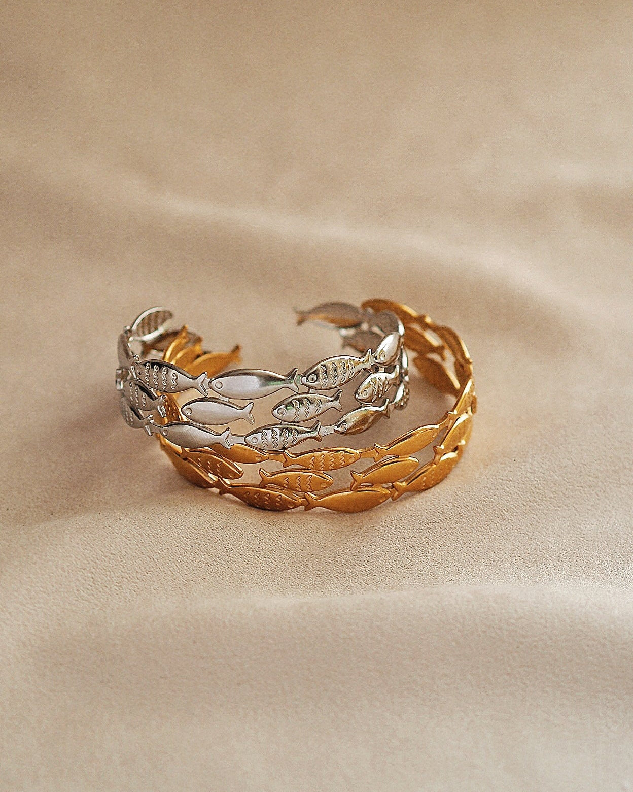 Marina School of Fish Bangle in Silver