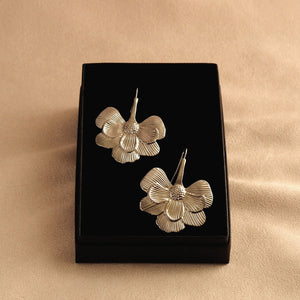 Elsa Floral Earrings in Silver