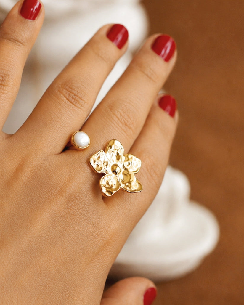 Sabine Floral & Pearl Ring in Gold