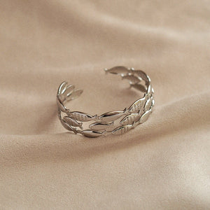 Marina School of Fish Bangle in Silver