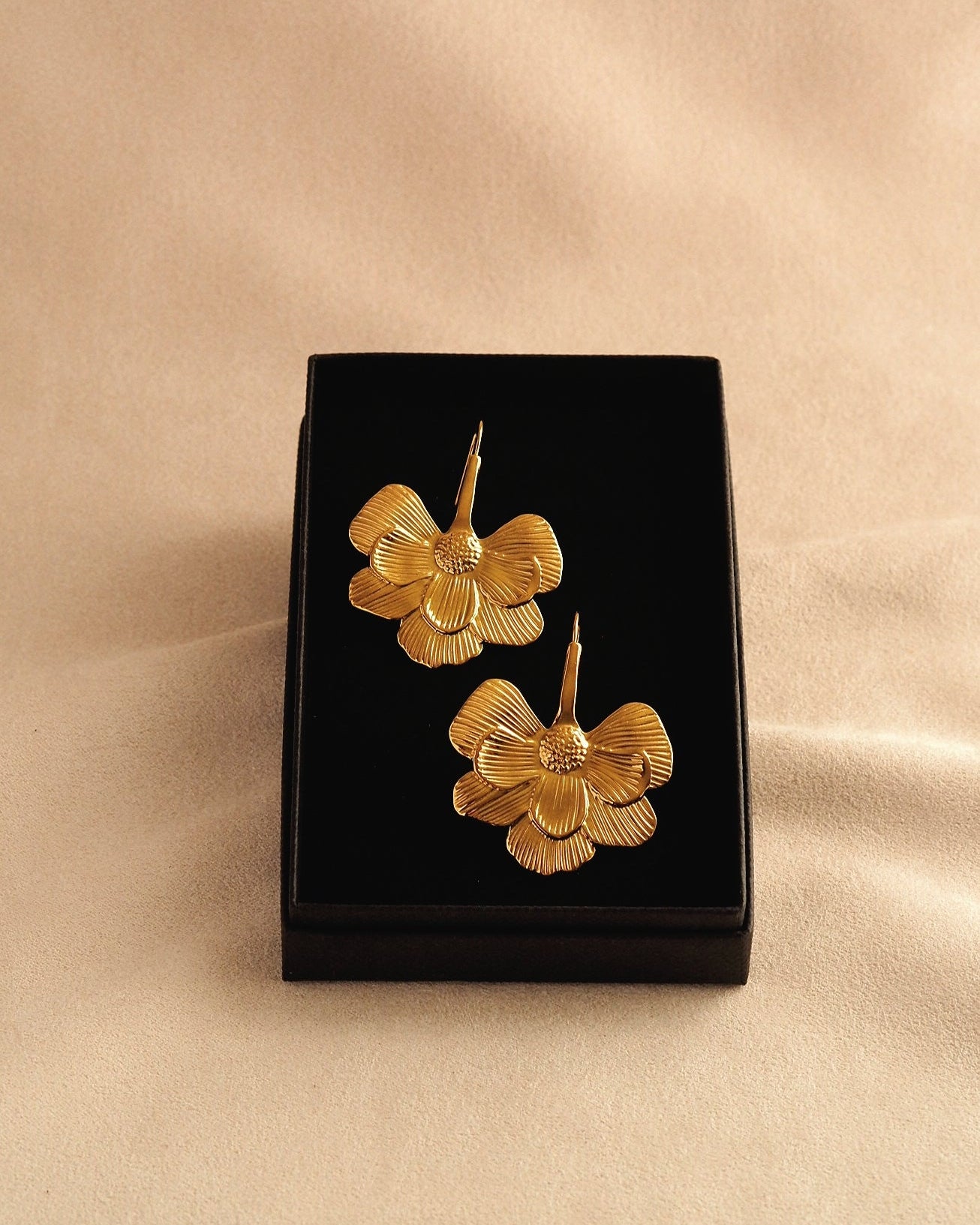 Elsa Floral Earrings in Gold
