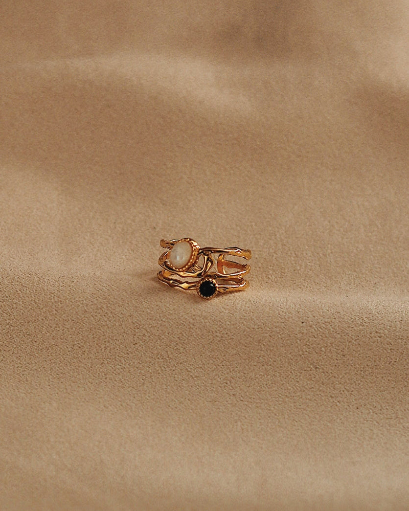 Three Line Luna Noire Ring