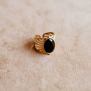 Unique Onyx Ring Gold