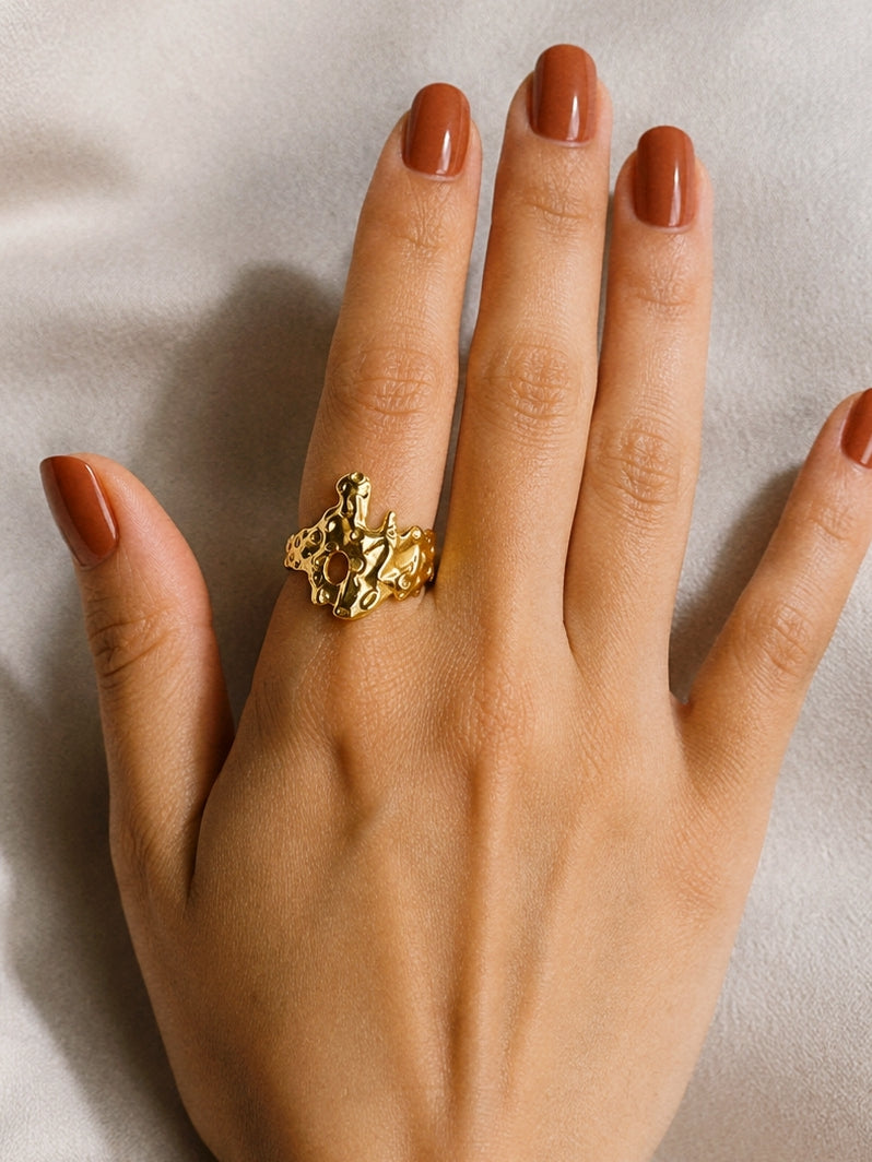 Emilie Abstract Ring